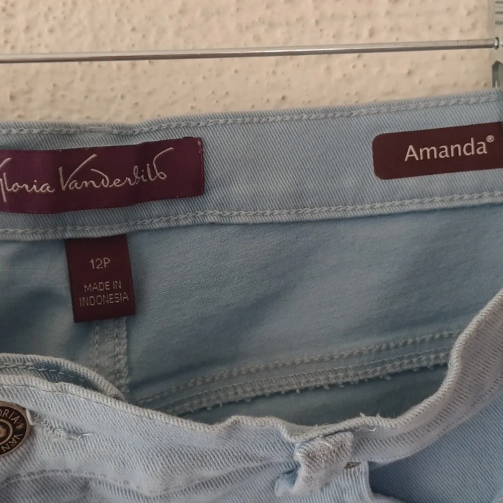 Gloria Vanderbilt Light Blue Amanda Straight Leg High Rise Jeans Petite